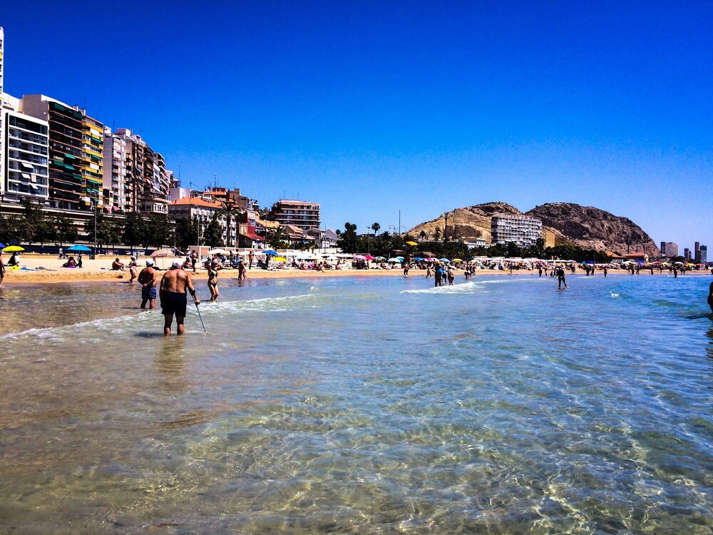Book Apartamento Francisco Escolano In Alicante Hotels Apartamento Francisco Escolano Alicante Beach