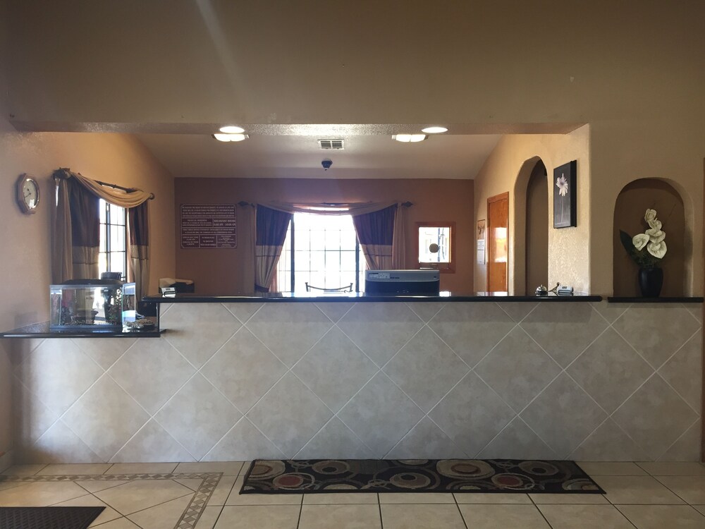 Book Royal Inn Pearsall In Hotels Royal Inn Pearsall Reception