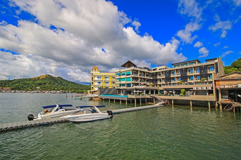 Book Two Seasons Coron Bayside Hotel In Hotels Two Seasons Coron Bayside Hotel