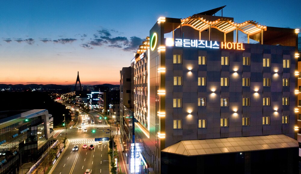 黄金商务酒店, 晋州