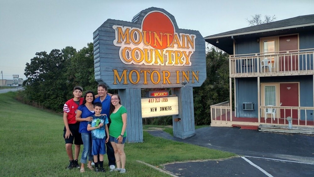 Book Mountain Country Inn In Branson Hotels Mountain Country Inn Branson West