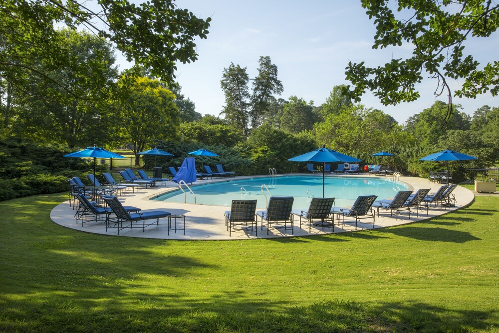 Book The Colonial Houses A Williamsburg Hotel In The Colonial Houses A Williamsburg Hotel Pool