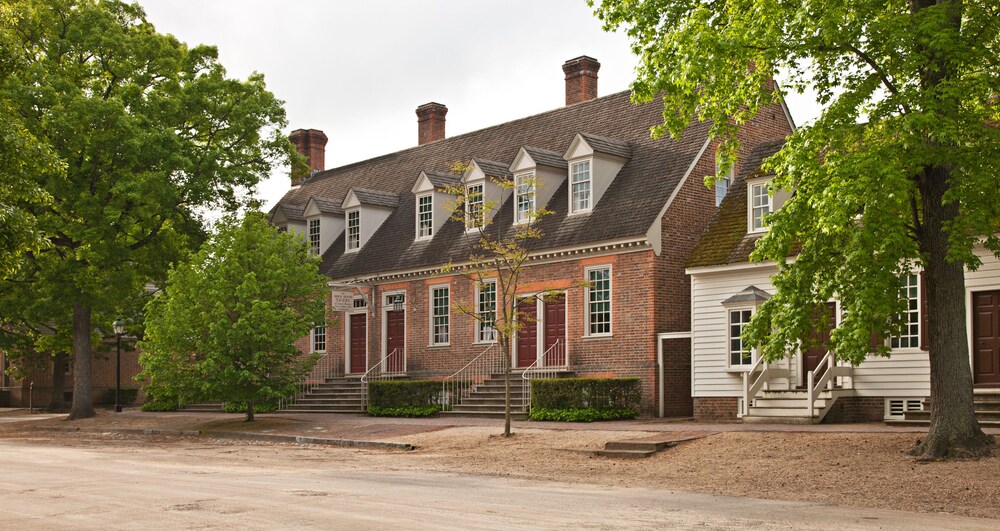 Book The Colonial Houses A Williamsburg Hotel In The Colonial Houses A Williamsburg Hotel