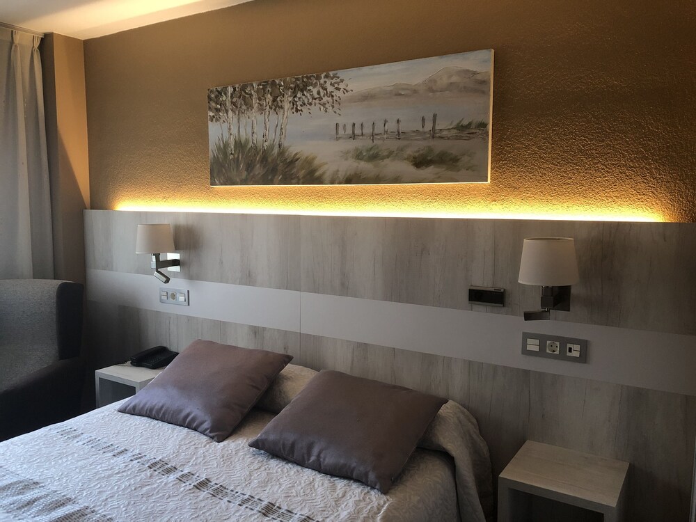 Hotel Bahia Gijon Info Photos Reviews Book At Hotels Com