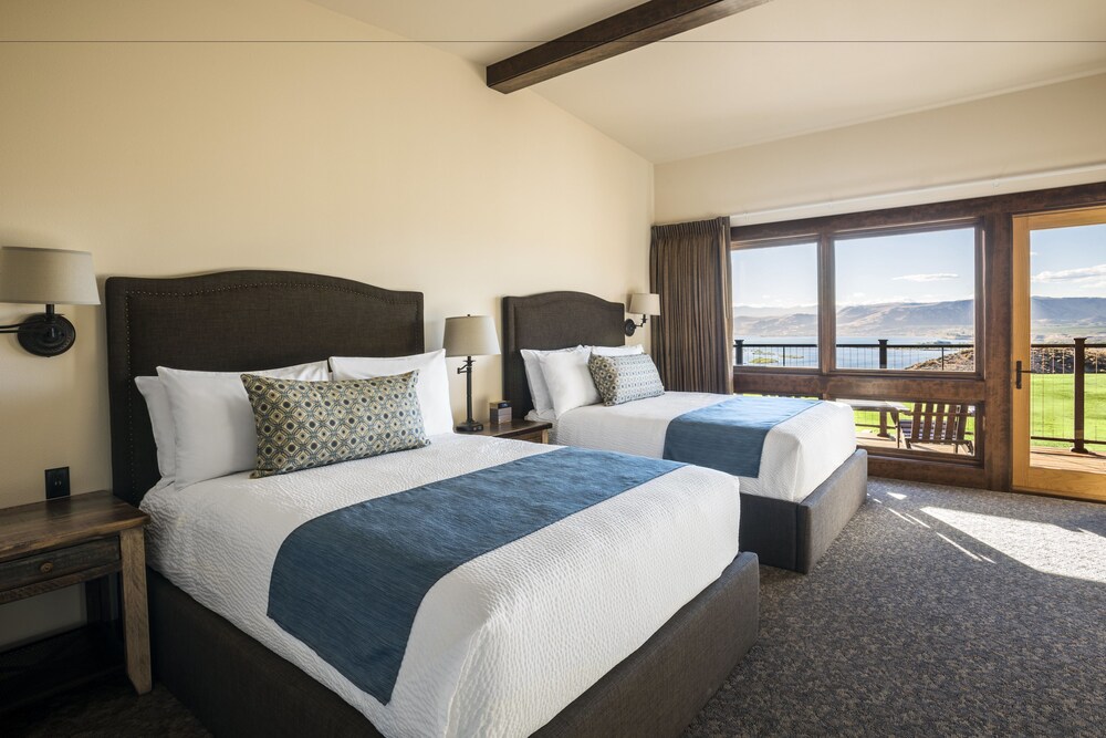 Book Inn At Sands In Brewster Hotels Inn At Sands Brewster Deluxe Double Room 2 Queen Beds Accessible
