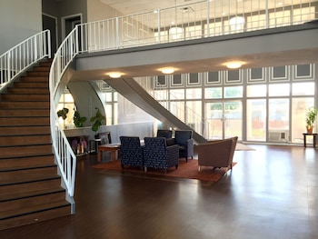 Picture of Bella Vista Inn & Suites in Grand Prairie