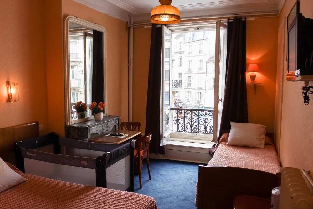 Gay paris accommodation Gay pigeon forge