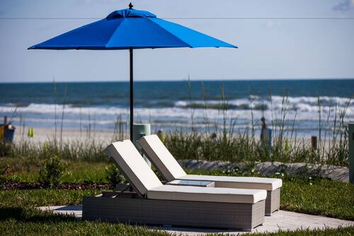 The Salty Mermaid Oceanfront Hotel New Smyrna Beach Info Photos Reviews Book At Hotels Com The Salty Mermaid Oceanfront Hotel New Smyrna Beach Info Photos Reviews Book At Hotels Com