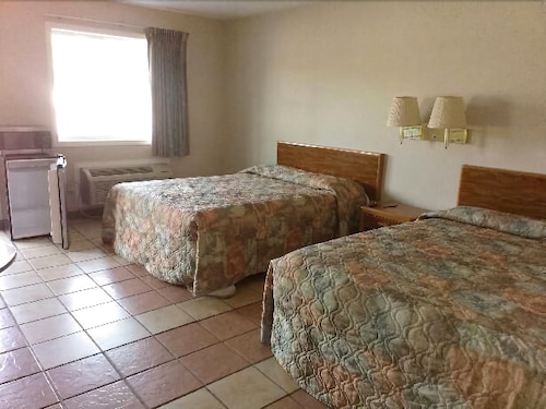 Book Reelfoot Lake Inn In Tiptonville Hotels Reelfoot Lake Inn Tiptonville Standard Room 2 Queen Beds Non Smoking