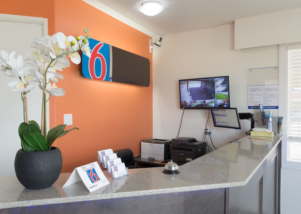Book Motel 6 Fort Nelson Bc In Hotels Motel 6 Fort Nelson Bc Reception