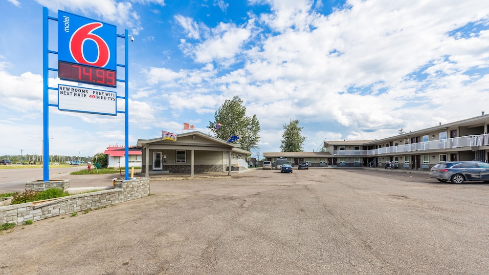 Book Motel 6 Fort Nelson Bc In Hotels Motel 6 Fort Nelson Bc