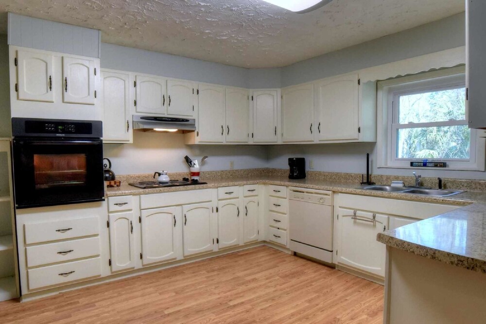 Book The C House In Panama City Beach Hotels Com The C House Panama City Beach 6 Bedrooms In Room