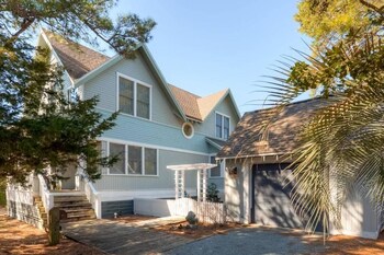 Top 10 Caswell Beach Hotels Near Oak Island Lighthouse North Top 10 Caswell Beach Hotels Near Oak Island Lighthouse North Carolina
