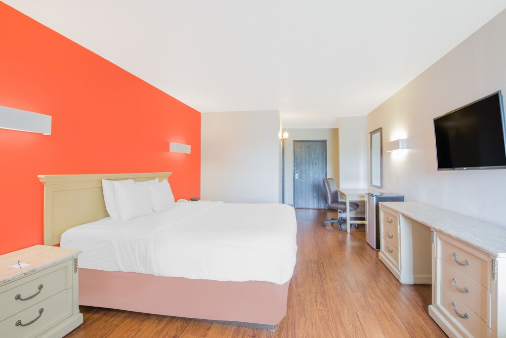Book Skylight Inn Cleveland Willoughby In Hotels Skylight Inn Cleveland Willoughby