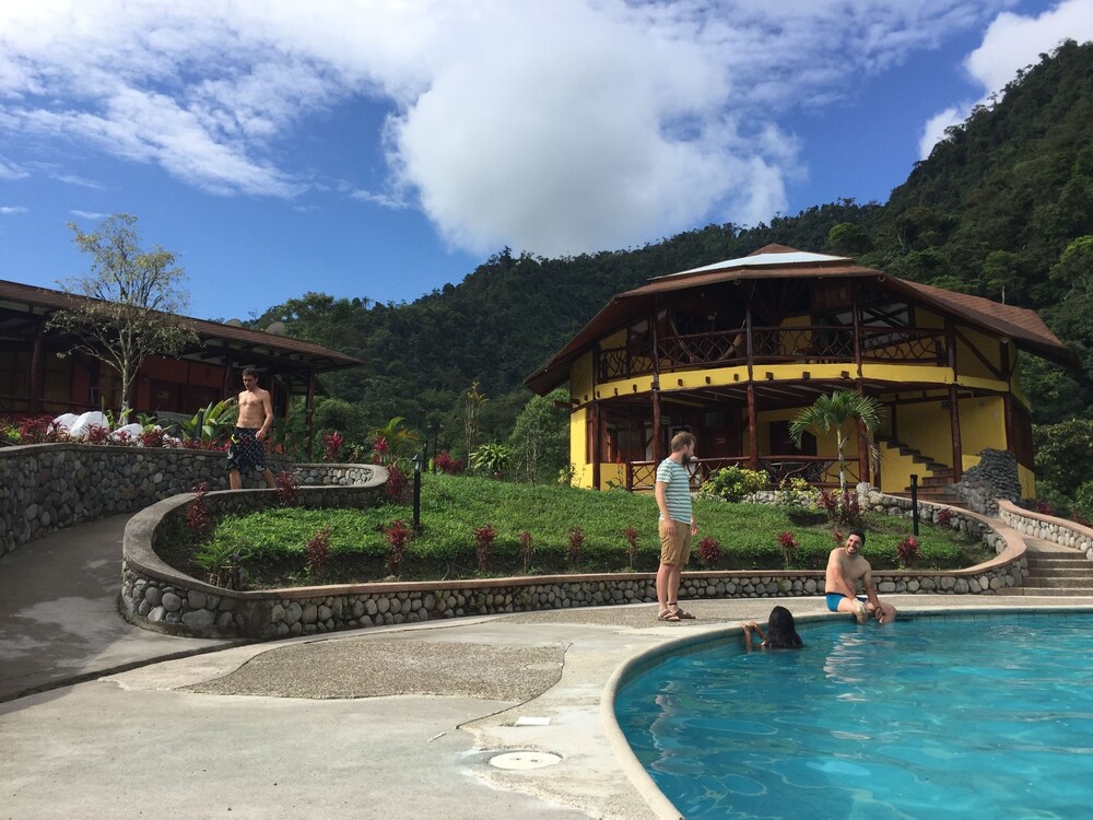 Mindo Río Hostería (Mindo, Ecuador) Hoteles en Mindo