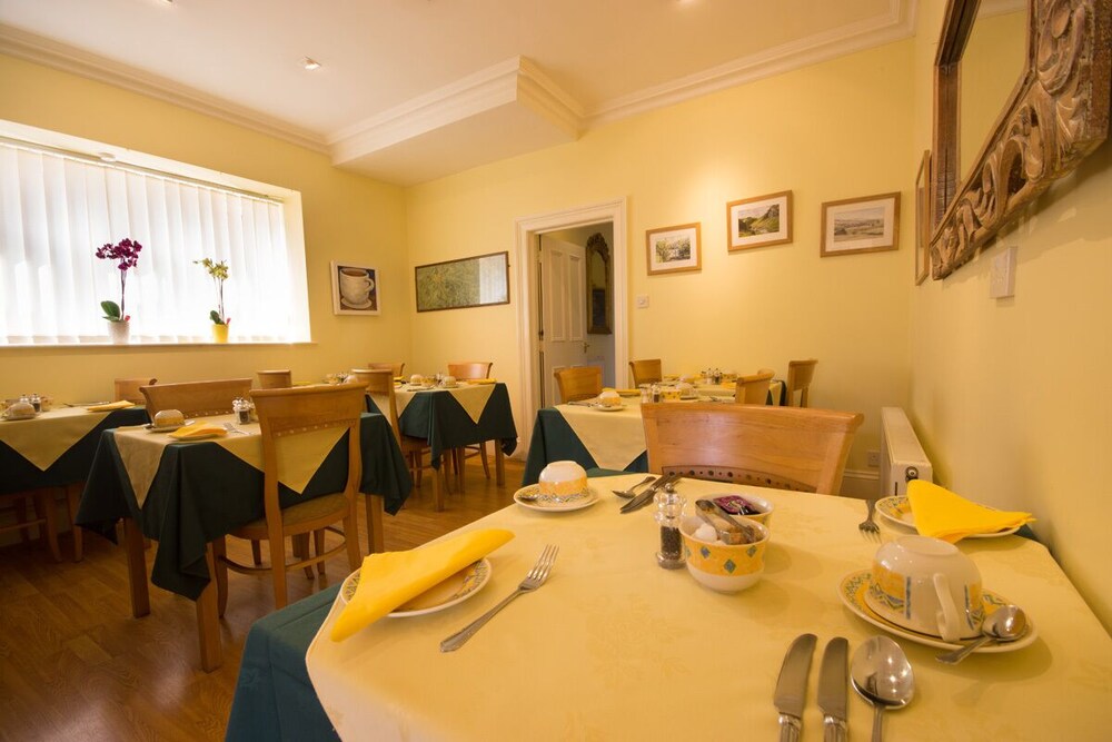 9 Green Lane Bed And Breakfast Buxton Info Photos Reviews Book At Hotels Com