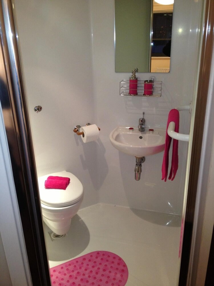 Book Alton Apartments In Bradford Hotels Com