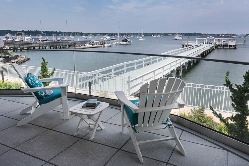 Book Knickerbocker Yacht Hotel In Port Washington Hotels Knickerbocker Yacht Hotel Port Washington