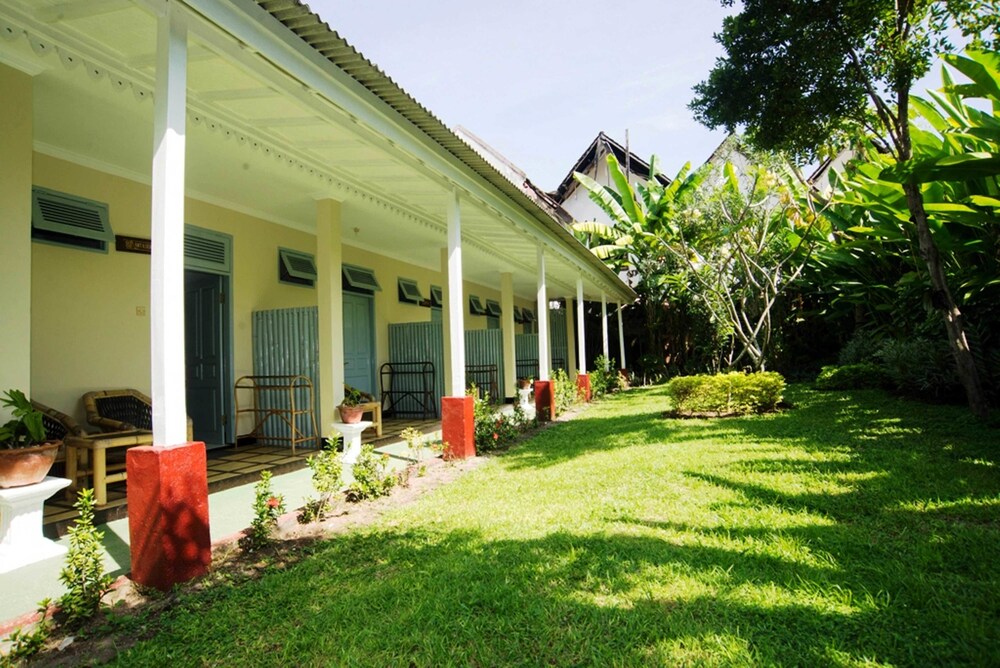 Book Sendok Hotel In Senggigi Hotels Com