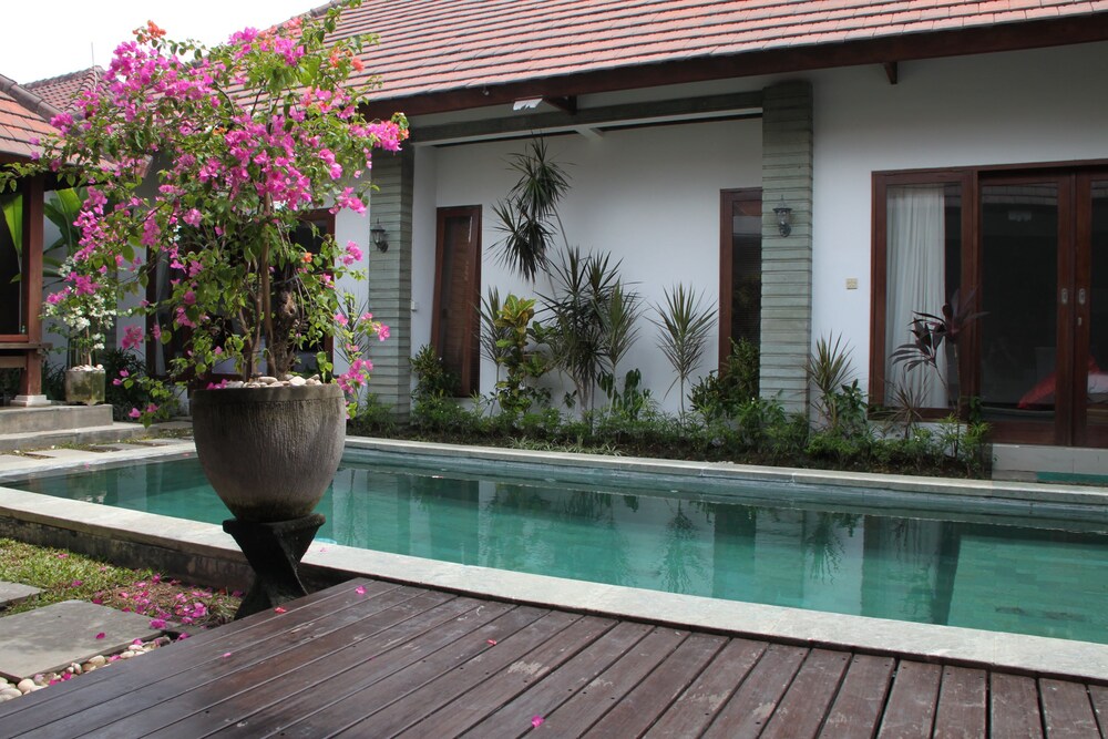 Book Villa Jenile In Seminyak Hotels Com
