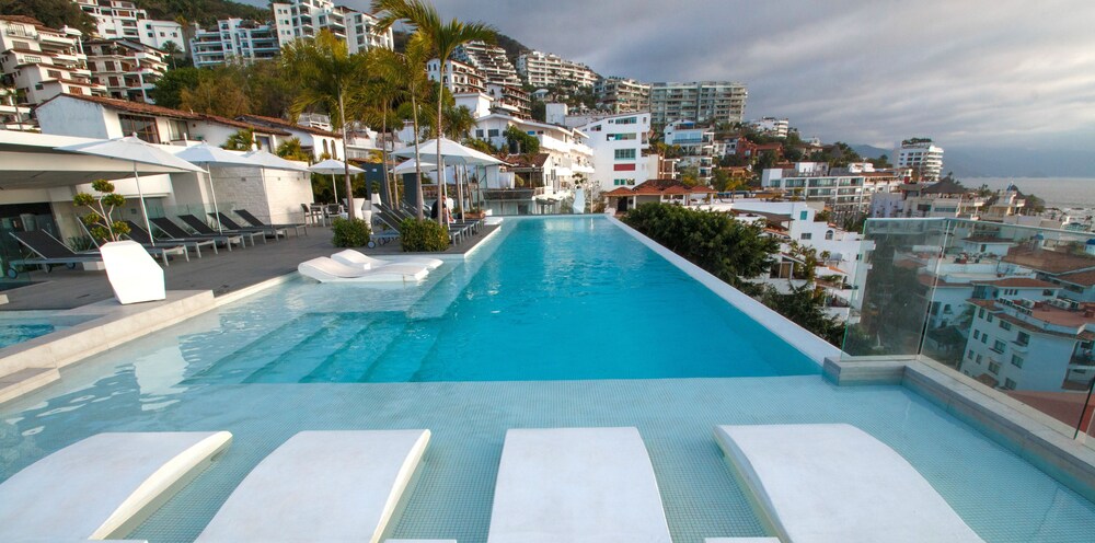 d 露台豪华住宅酒店, 巴亚尔塔港, 屋顶游泳池