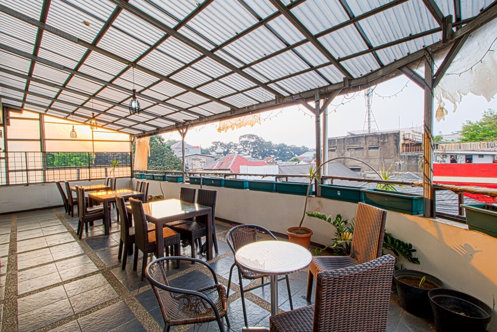 Bantal Guling Alun Alun Bandung Bandung Indonesia Bandung Hotel Discounts Hotels Com