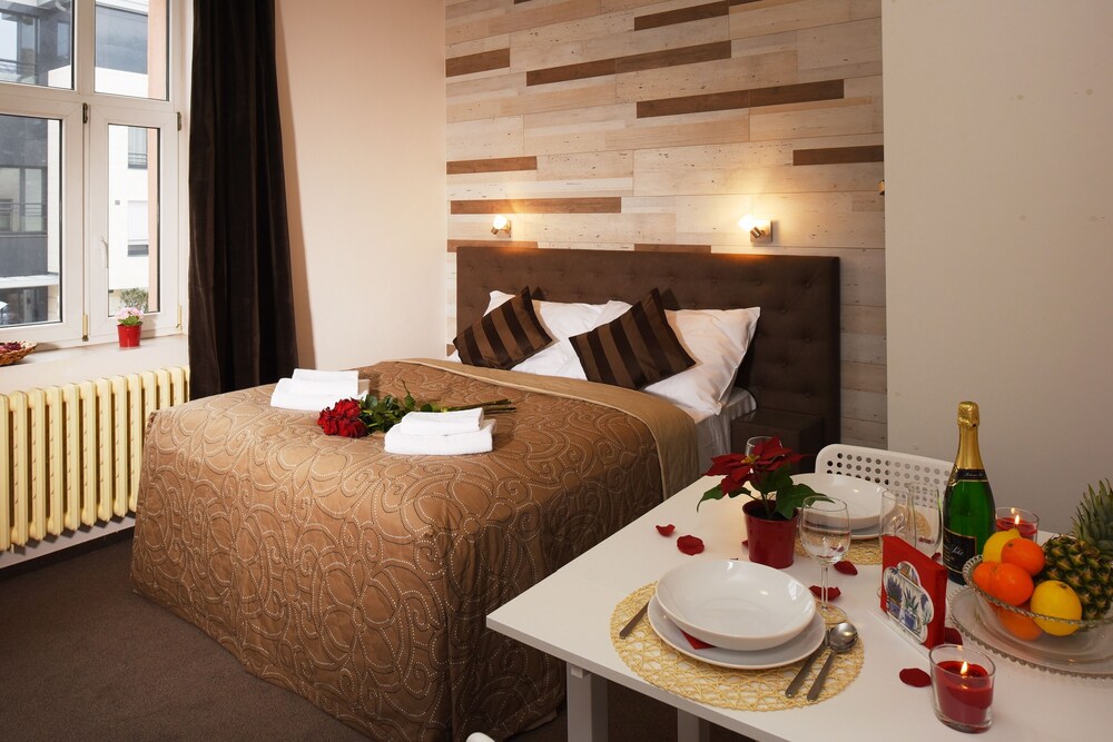 粉红屋公寓酒店