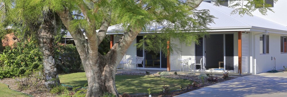 Book 12th Tee Bed And Breakfast In Bargara Hotels 12th Tee Bed And Breakfast Bargara