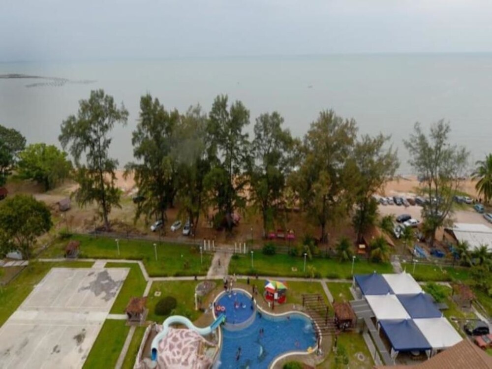 puteri beach resort pd