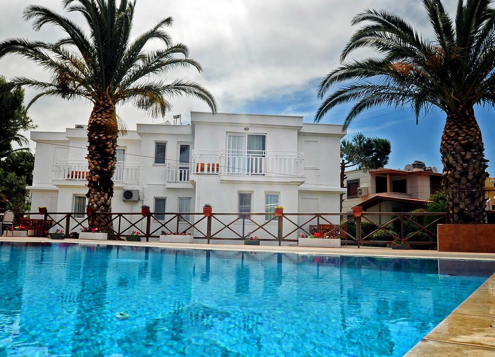 Hanedan Foca Flora Villas Turkey Accommodation Hanedan Foca Flora Villas
