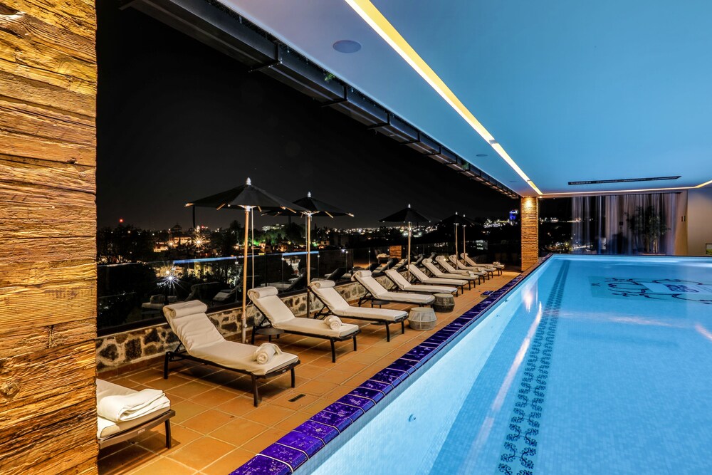 2f5cbf79_z.jpg?impolicy=fcrop&w=1000&h=6