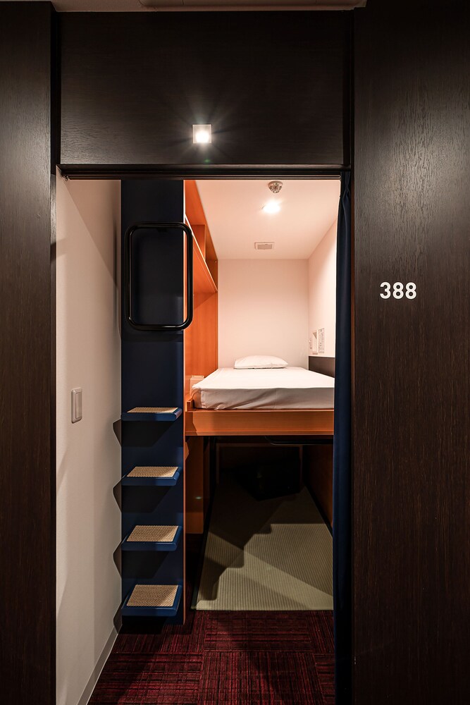 カプセルプラス横浜 駅近くの清潔なカプセルホテル 宿泊予約はホテルズドットコム