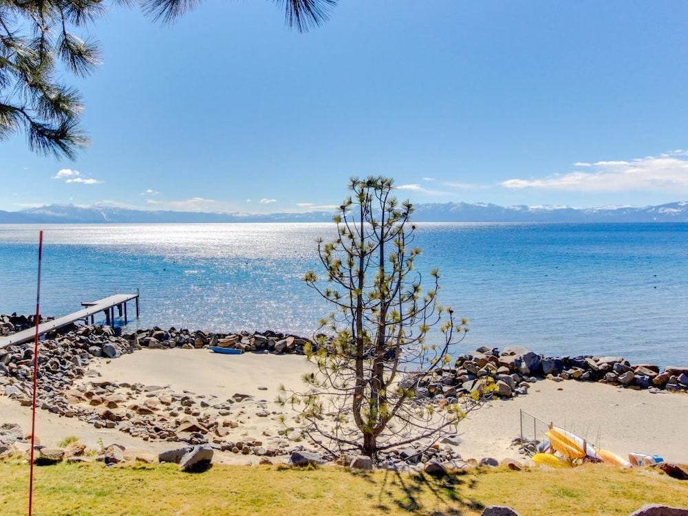 Book Tahoya Ss Poolside Studio In Tahoe Vista Hotels Tahoya Ss Poolside Studio Tahoe Vista