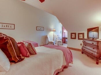 Hotels In Avon From 119 Night شقق في أفون