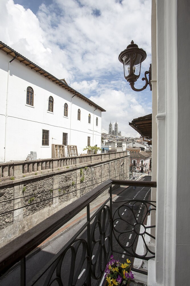 Book Hotel Colonial San Agustin In Quito Hotels Com