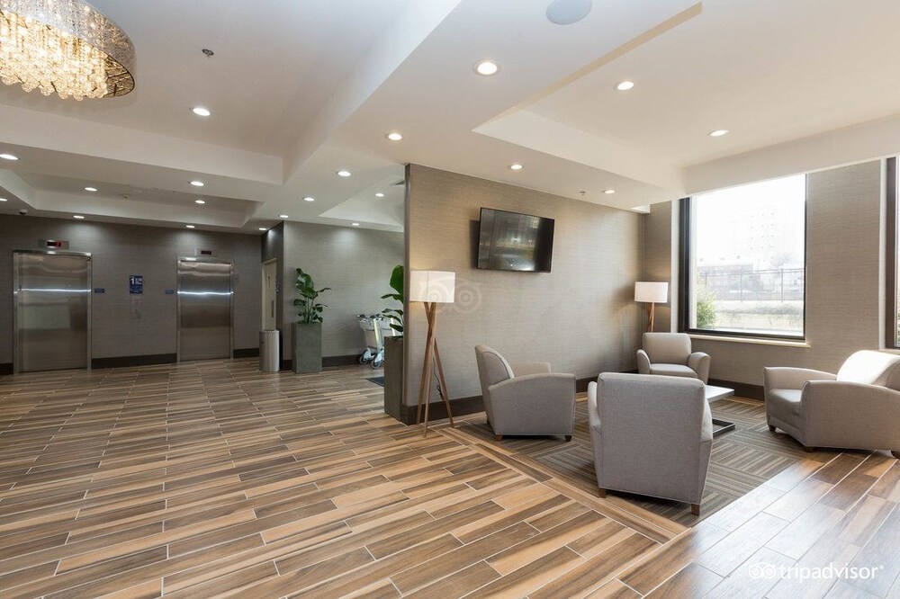 Book Best Western Plus Philadelphia Convention Center Hotel In Best Western Plus Philadelphia Convention Center Hotel Lobby