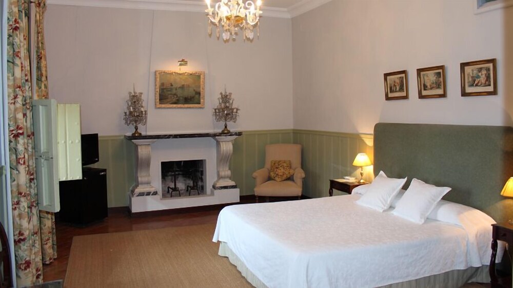 Hotel Cortijo Torre De La Reina En Guillena Hoteles Com