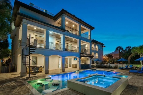 Big House By The Sea 8 Bedroom Holiday Home By Five Star Properties Destin United States Of America Destin Hotel Discounts Hotels Com