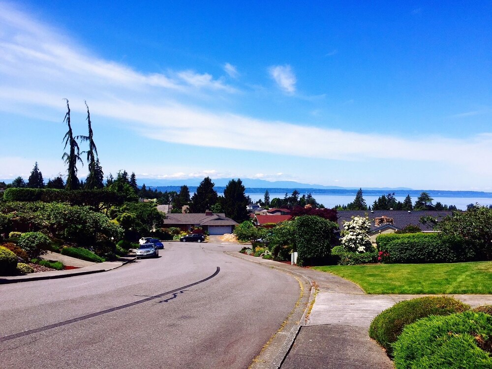 Book Villa Rivarola In Edmonds Hotels Villa Rivarola Edmonds