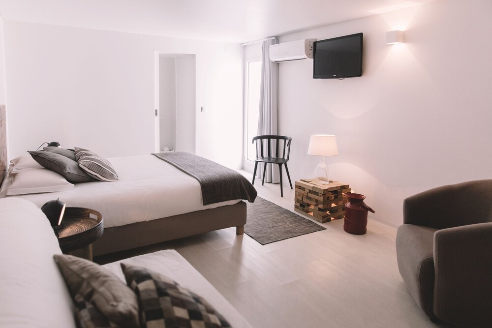 Santa Bica In Lisbon Book On Hotels Santa Bica Lisbon Deluxe Double Room Guest
