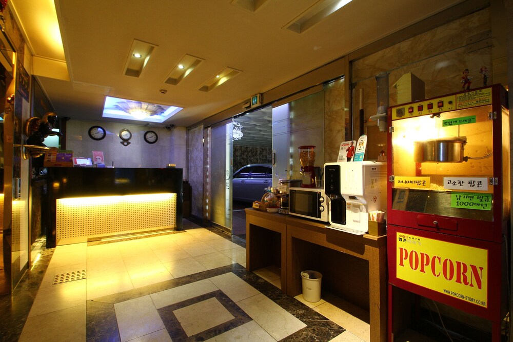https://kr.hotels.com/ho668683/peulahahotel-bucheon-hangug/ 프라하호텔 (G