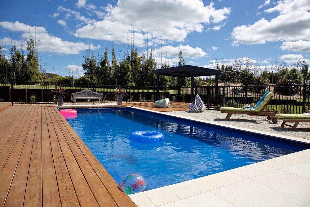 洛多尔旅馆, 奥凯豪, 室外游泳池