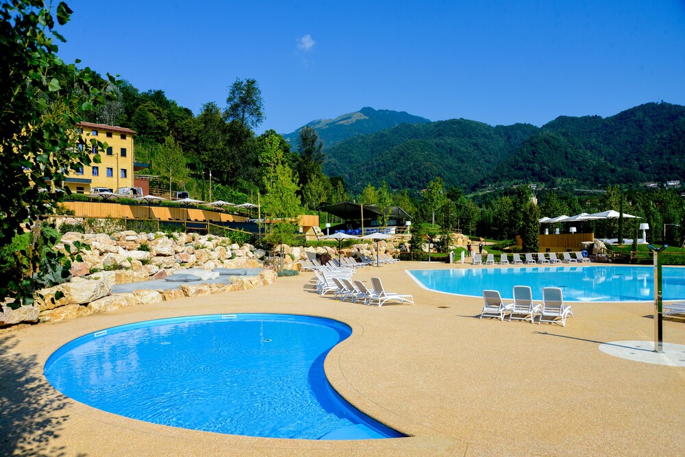 Prenota podere la torre a schio hotels.com Piscina schio prezzi