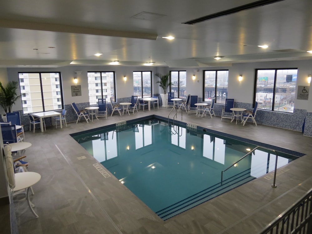 Book Best Western Premier Nyc Gateway Hotel In North Bergen Hotels Best Western Premier Nyc Gateway Hotel North Bergen Pool