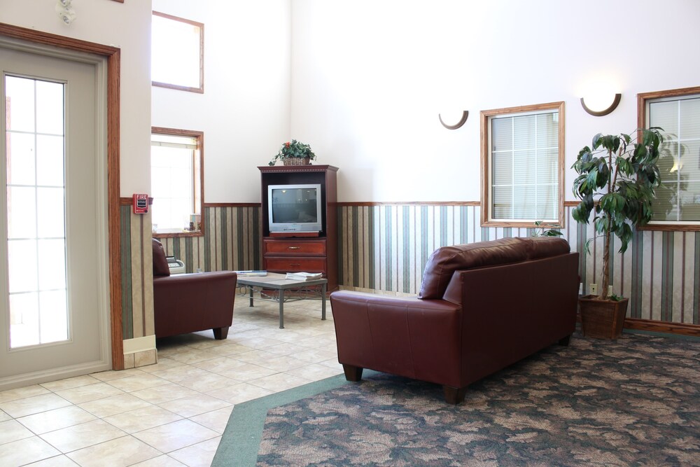 Book Sunset Inn and Suites in Sioux Lookout | Hotels.com