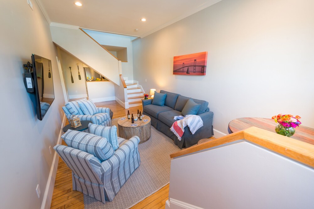 Book Newport Lofts 194 Thames Street In Hotels Com Newport Lofts 194 Thames Street