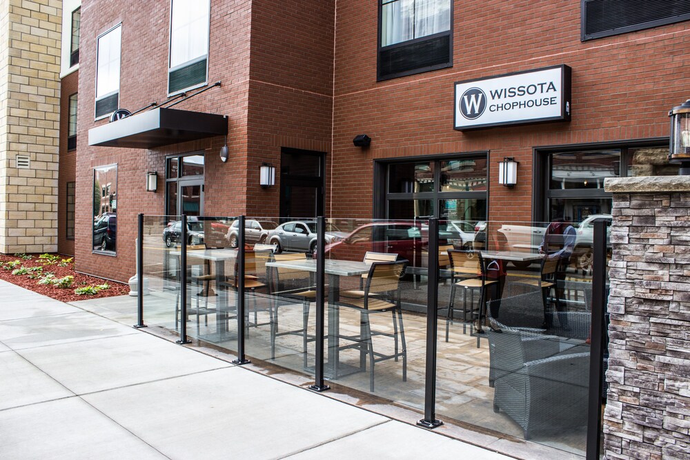 Book Cobblestone Hotel Suites Stevens Point In Cobblestone Hotel Suites Stevens Point Outdoor Dining