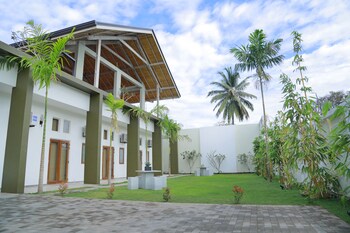 Picture of Hotel Cloud Nine in Negombo