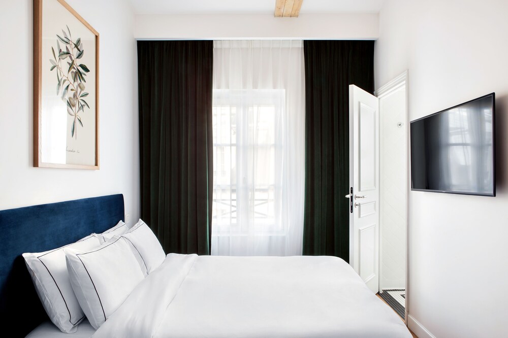 Book Hotel Rendez Vous Batignolles In Paris Hotels Com