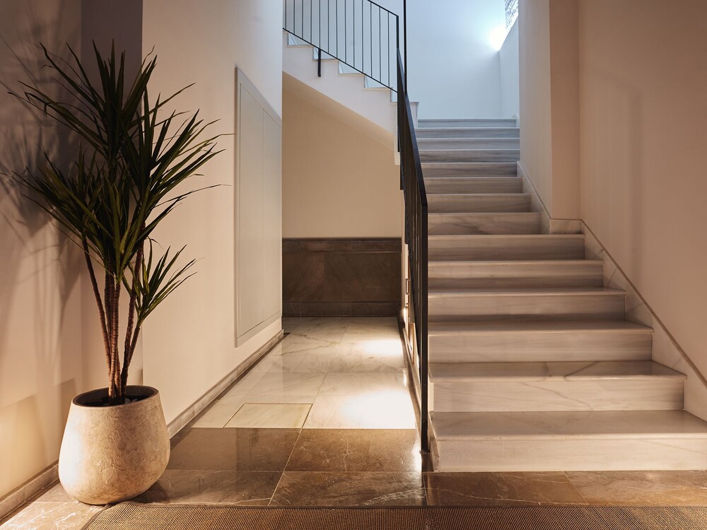 间卧室 - 客房 公寓, 2 间卧室 - 浴室 酒店正门 门厅 内景细节 楼梯